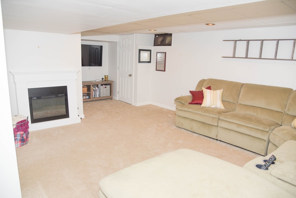 454 Gooseberry Road West Springfield, MA 01089 - Photo 16 of 25 Gallery Image 16