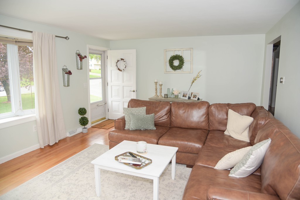 454 Gooseberry Road West Springfield, MA 01089 - Photo 5 of 25 Gallery Image 5