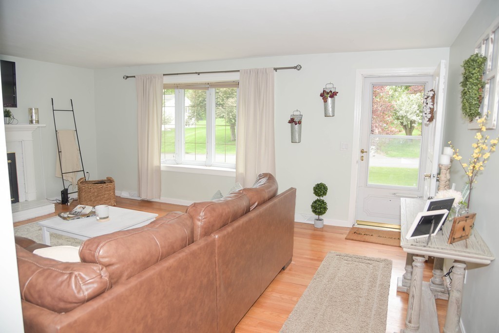 454 Gooseberry Road West Springfield, MA 01089 - Photo 6 of 25 Gallery Image 6