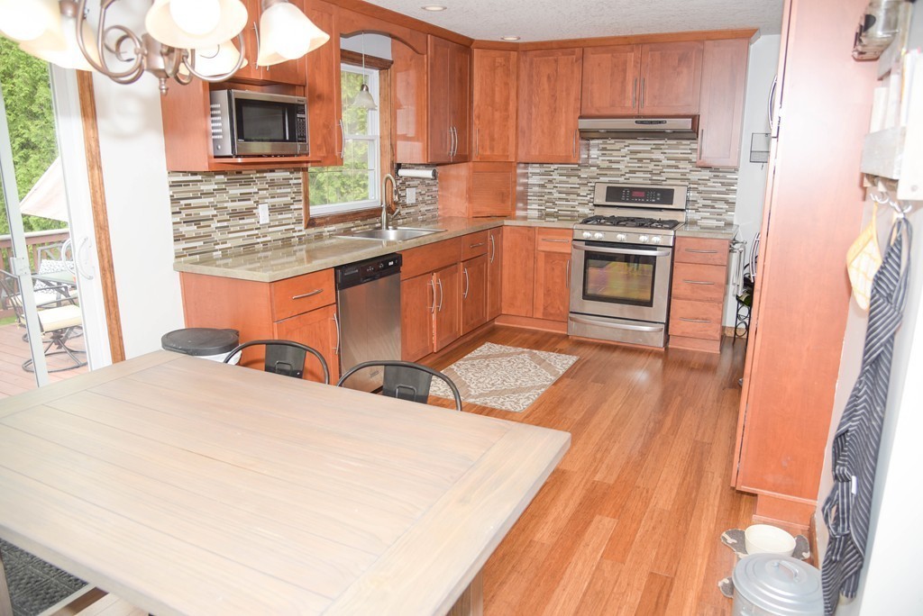 454 Gooseberry Road West Springfield, MA 01089 - Photo 7 of 25 Gallery Image 7