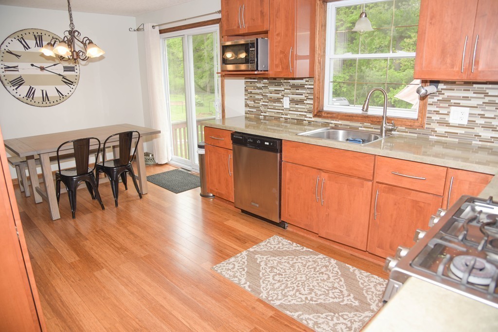 454 Gooseberry Road West Springfield, MA 01089 - Photo 8 of 25 Gallery Image 8