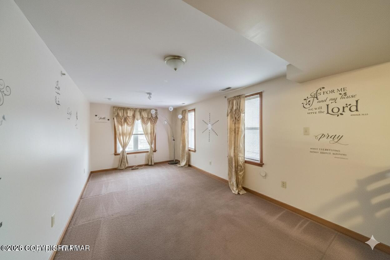 5502 Old State Rte 115, Unit 101 Blakeslee, PA 18610 - Photo 5 of 7 Livingroom