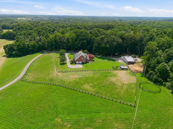 $1,239,900 | 2404 Savage Creek Drive, Springfield, TN 37172