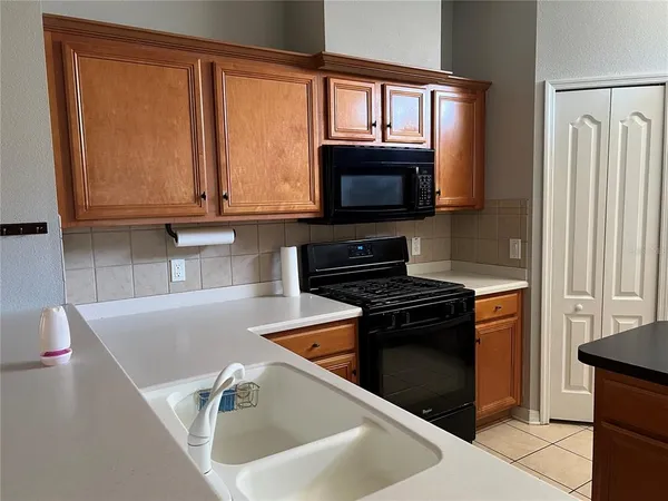 $3,000 | 20027 Heritage Point Drive, Tampa, FL 33647