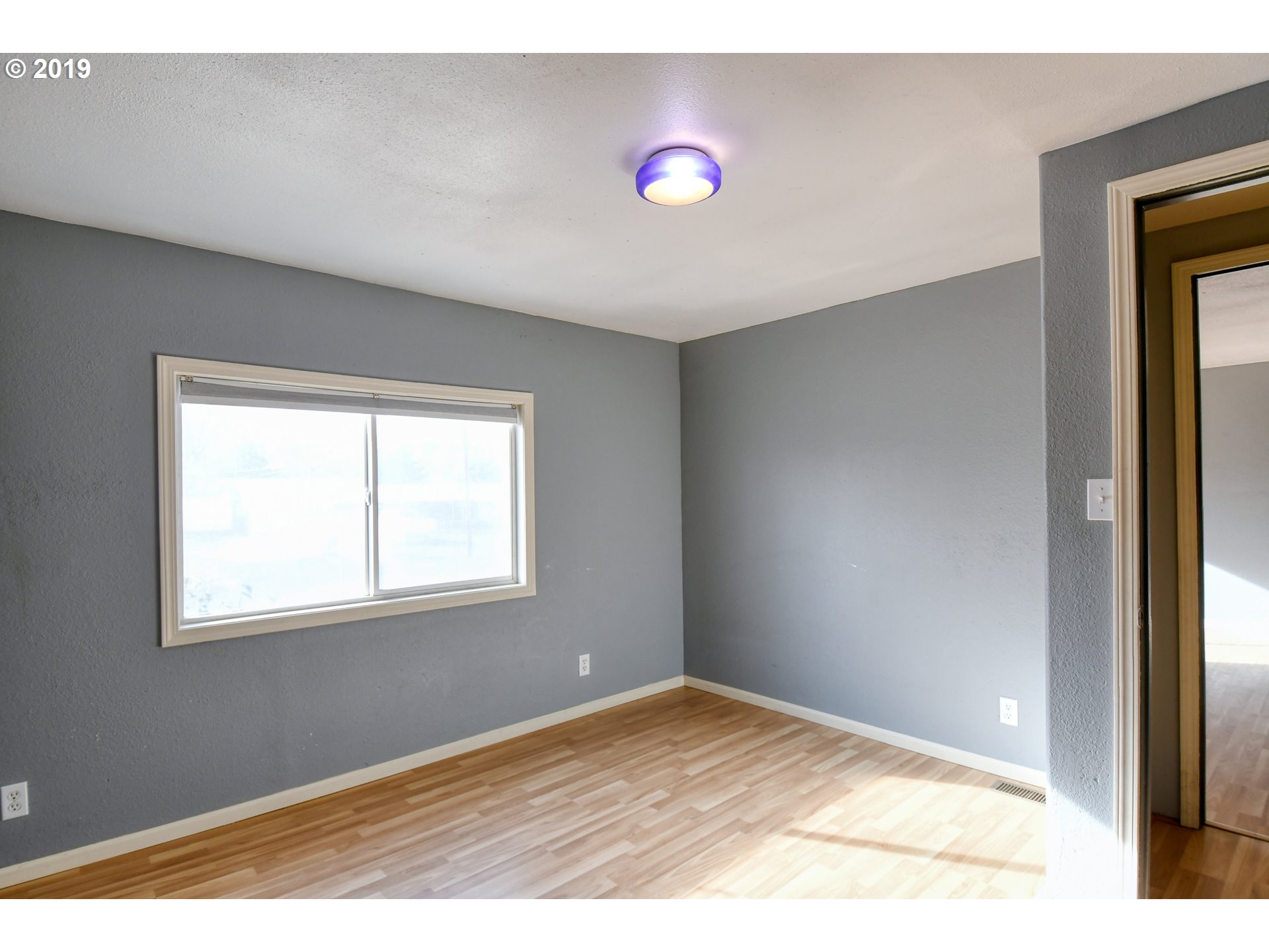 2811 Northeast Riverside Avenue Pendleton, OR 97801 - Photo 17 of 32 a view of an empty room and window