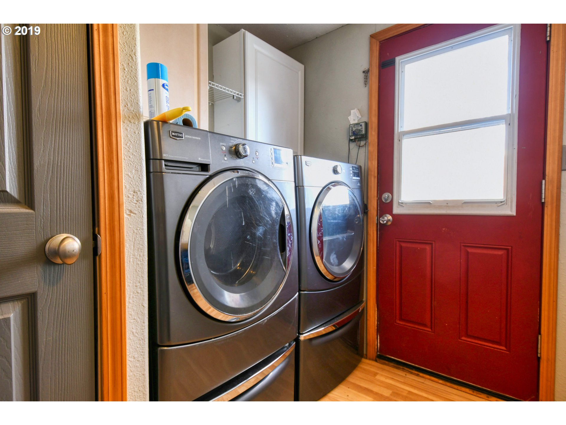 2811 Northeast Riverside Avenue Pendleton, OR 97801 - Photo 18 of 32 a utility room with dryer and washer