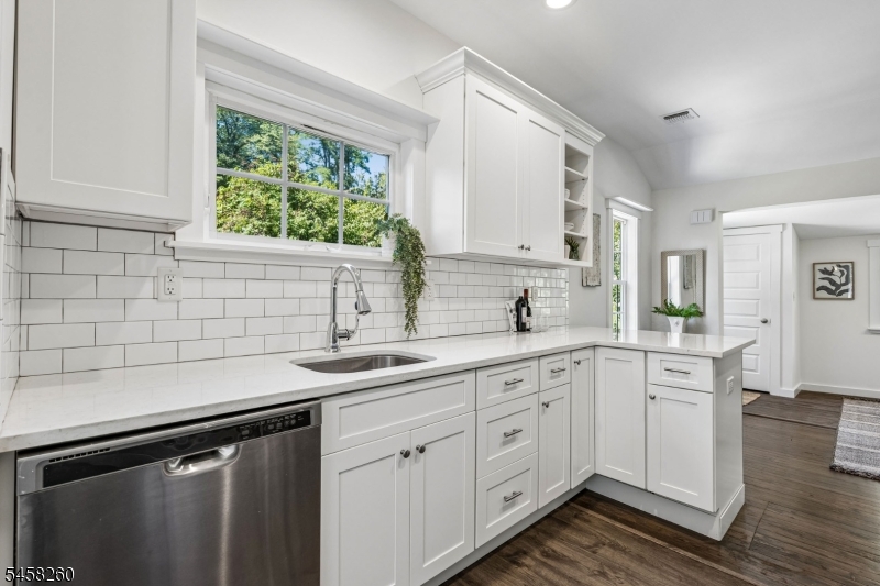 147 Ironia Road Mendham, NJ 07945 - Photo 11 of 31 Gallery Image 11