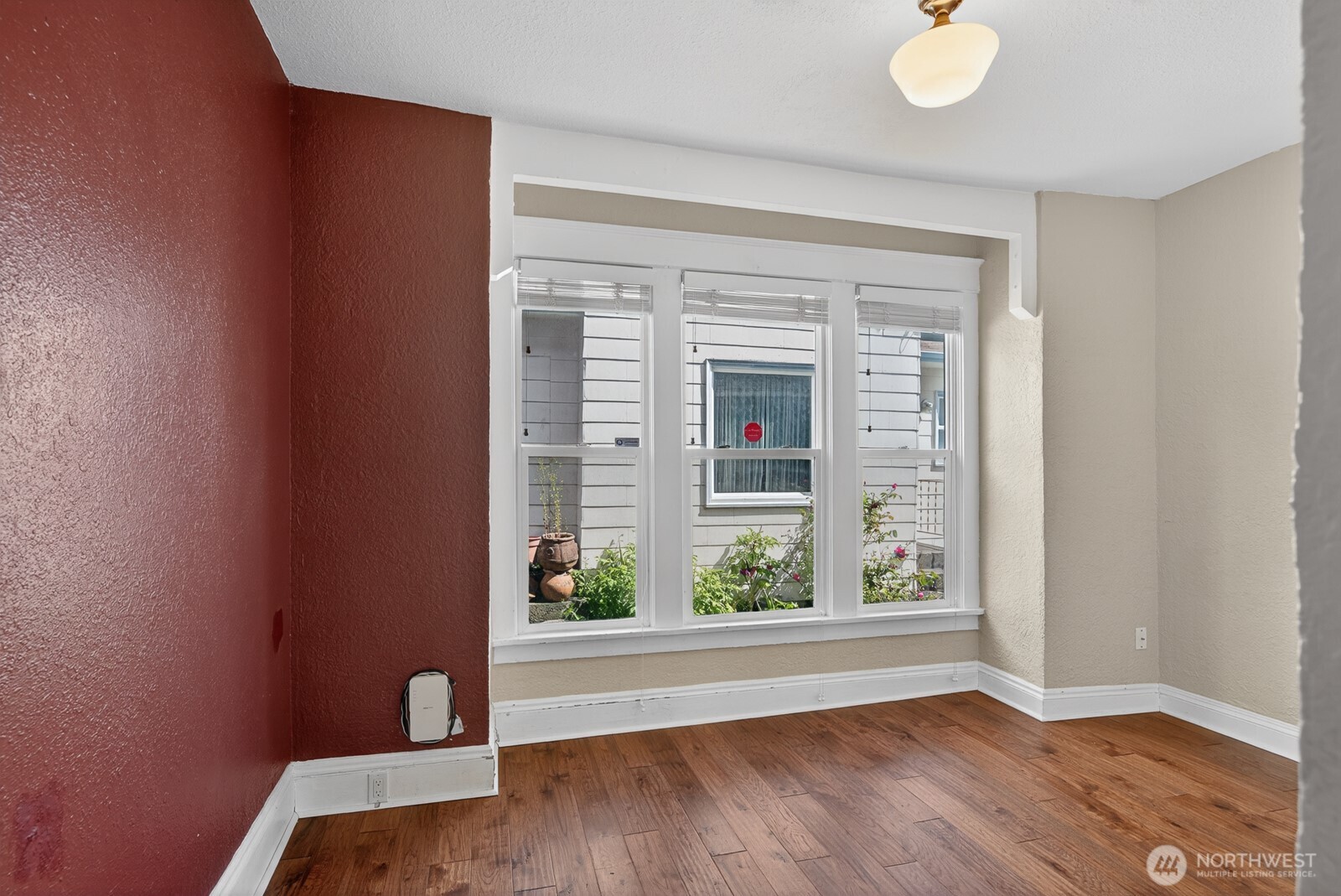1825 Rucker Avenue Everett, WA 98201 - Photo 11 of 40