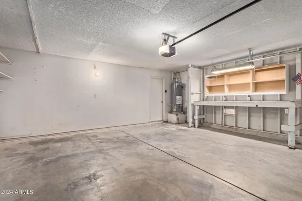 $2,800 | 14237 North 41st Drive, Phoenix, AZ 85053