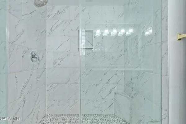 $2,800 | 14237 North 41st Drive, Phoenix, AZ 85053