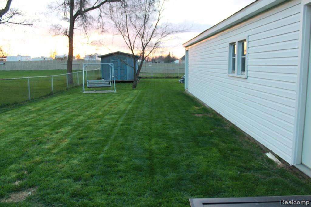 15439 Dayton Road Monroe, MI 48161 - Photo 16 of 20 IMG_0634.jpg