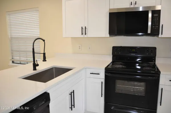 $2,400 | 2074 2nd Street South, Jacksonville Beach, FL 32250