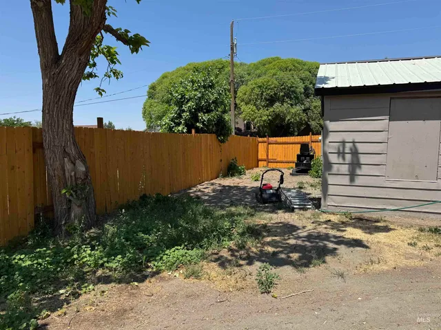 $210,000 | 180 South Saint East, Hagerman, ID 83332
