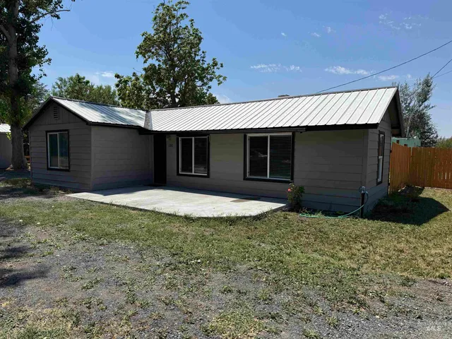 $210,000 | 180 South Saint East, Hagerman, ID 83332