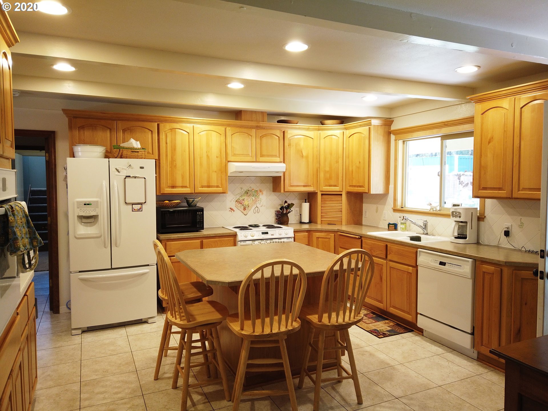 41636 Madrone Street Springfield, OR 97478 - Photo 8 of 24 Gallery Image 8