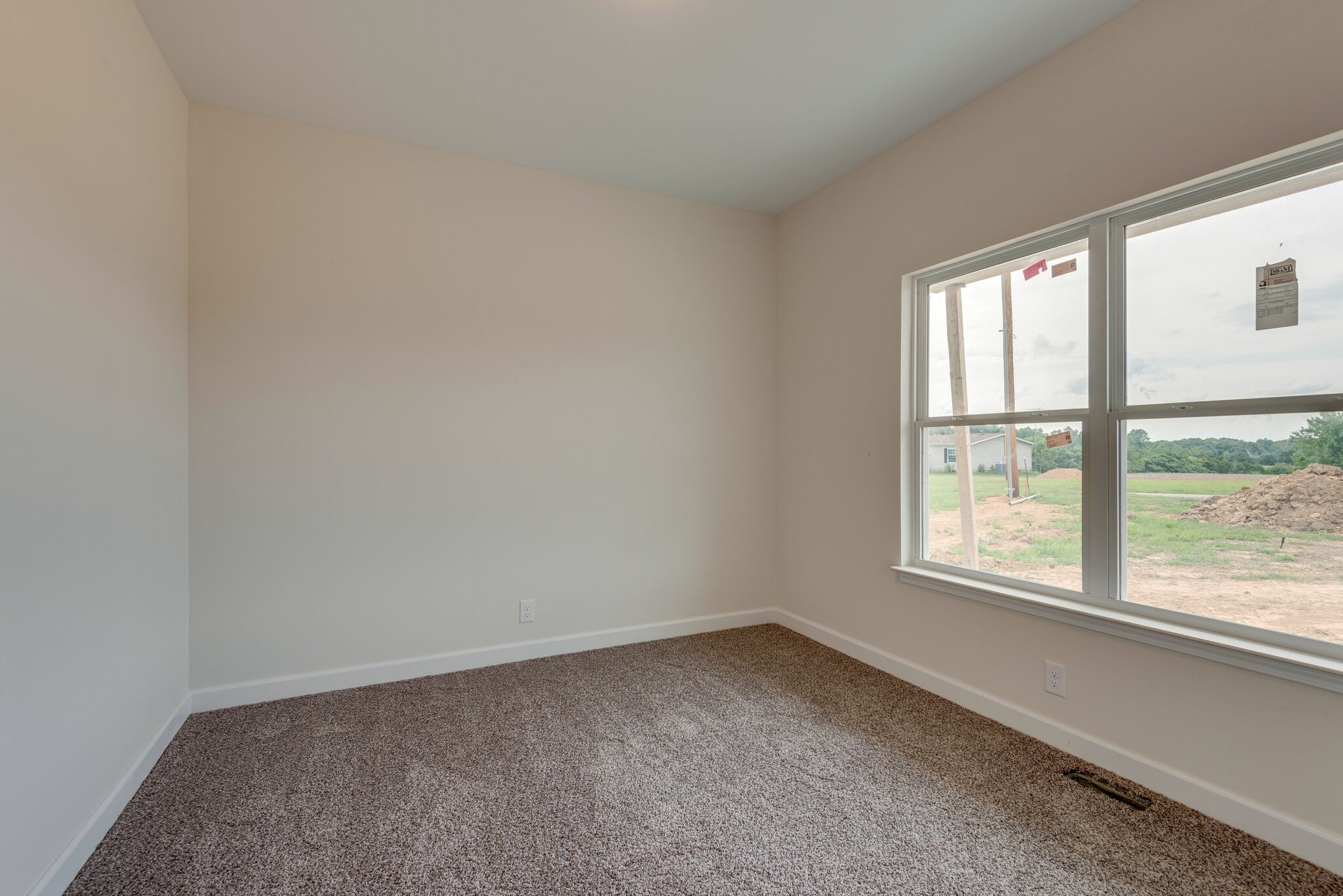 1202 Oak Grove Road Dickson, TN 37055 - Photo 21 of 28 an empty room with a window