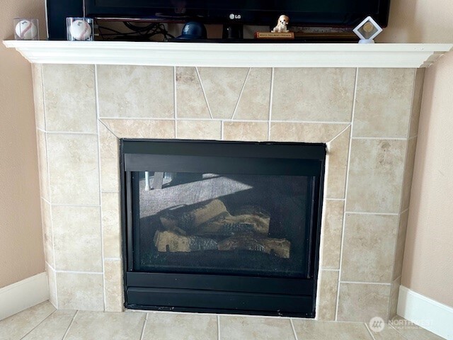 1548 River Road, Unit 105 Longview, WA 98632 - Photo 4 of 25 a room with a fireplace