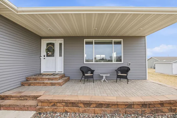 $374,900 | 630 Driftwood Avenue, Watkins, MN 55389