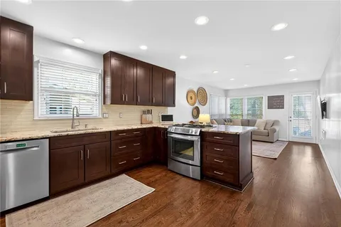 $799,900 | 1124 Bailiff Court Northeast, Brookhaven, GA 30319