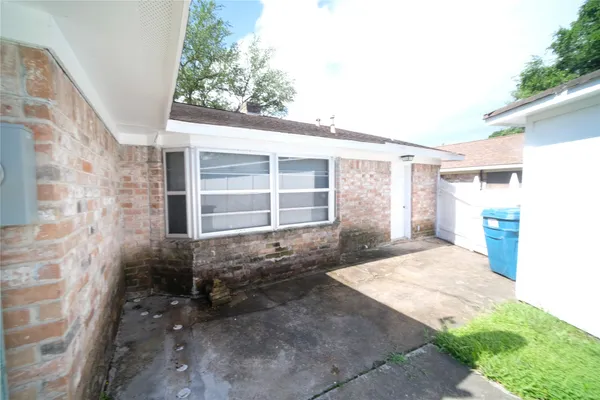 $350,000 | 12318 Bexley Drive, Houston, TX 77099