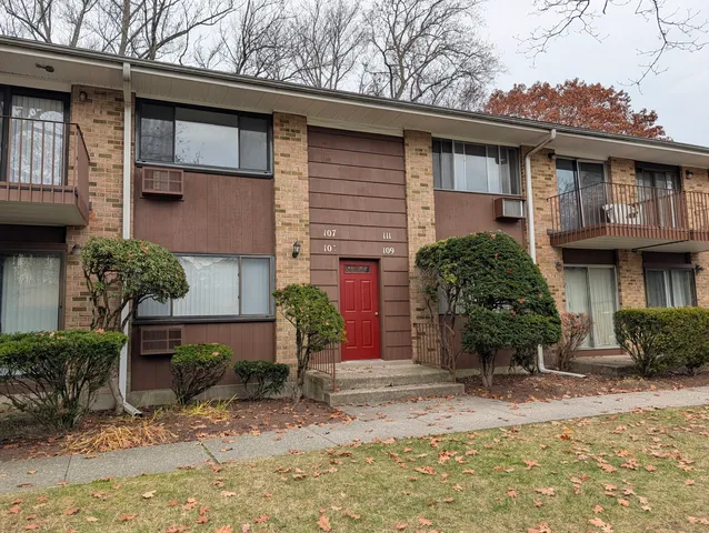 $1,900 | 107 Kennedy Drive, Unit 107, Bridgeport, CT 06606
