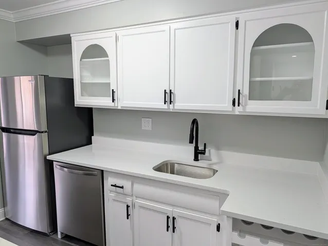 $1,900 | 107 Kennedy Drive, Unit 107, Bridgeport, CT 06606