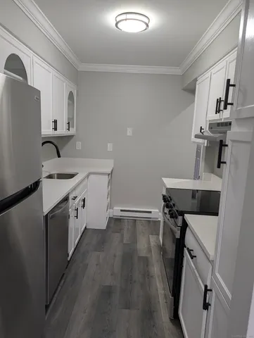 $1,900 | 107 Kennedy Drive, Unit 107, Bridgeport, CT 06606