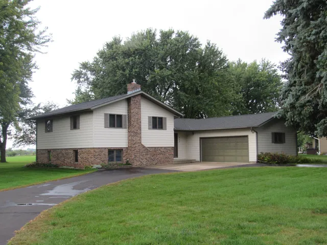 $295,000 | 405 8th Street Southeast, Fulda, MN 56131