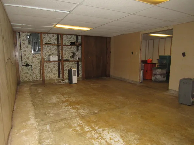 $295,000 | 405 8th Street Southeast, Fulda, MN 56131