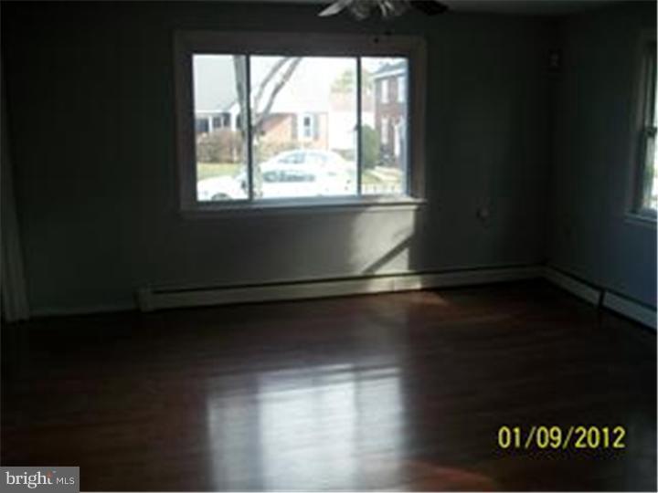 546 Netherwood Road Upper Darby, PA 19082 - Photo 4 of 7 Dining Room