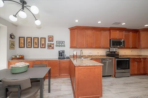 $829,000 | 55 Lakebridge Drive South, Kings Park, NY 11754