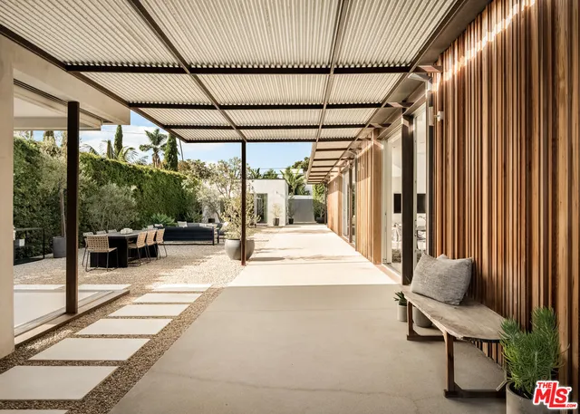 $9,600,000 | 1347 Palms Boulevard, Venice, CA 90291