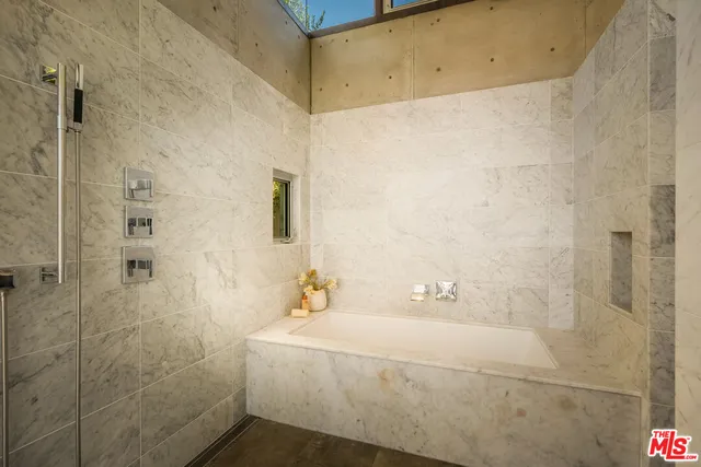 $9,600,000 | 1347 Palms Boulevard, Venice, CA 90291