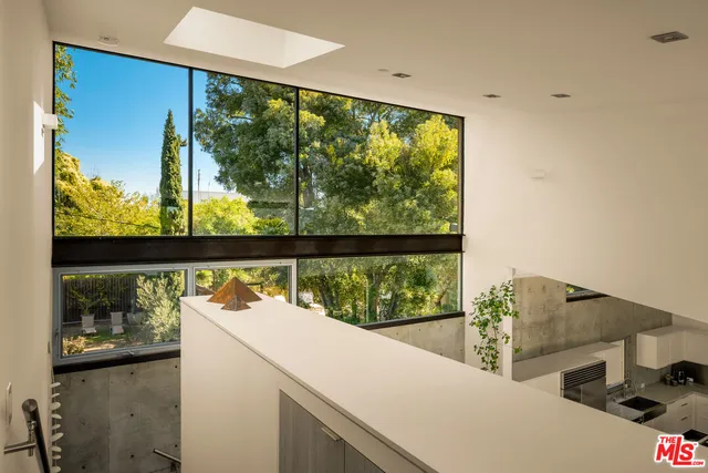 $9,600,000 | 1347 Palms Boulevard, Venice, CA 90291