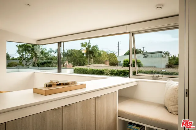 $9,600,000 | 1347 Palms Boulevard, Venice, CA 90291