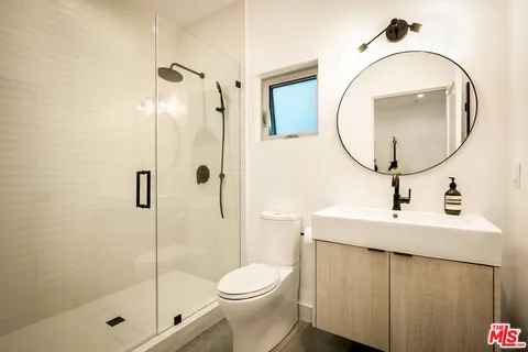 a view of a house with a plants