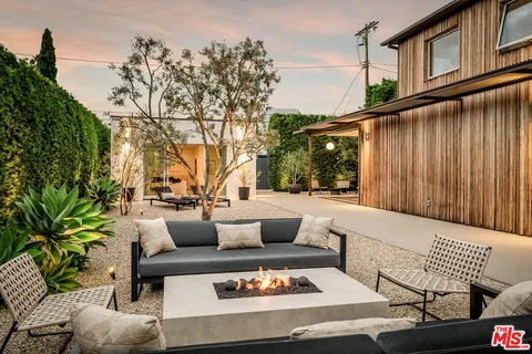 $9,600,000 | 1347 Palms Boulevard, Venice, CA 90291