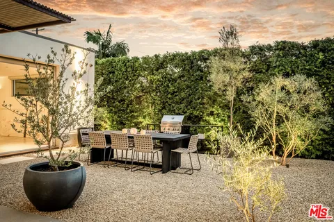 $9,600,000 | 1347 Palms Boulevard, Venice, CA 90291