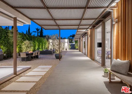 $9,600,000 | 1347 Palms Boulevard, Venice, CA 90291