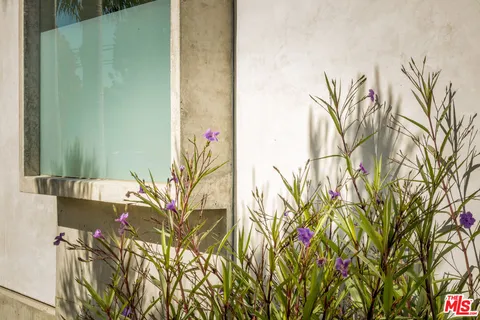 $9,600,000 | 1347 Palms Boulevard, Venice, CA 90291