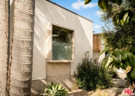 $9,600,000 | 1347 Palms Boulevard, Venice, CA 90291