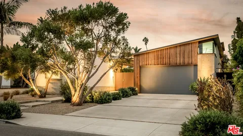 $9,600,000 | 1347 Palms Boulevard, Venice, CA 90291