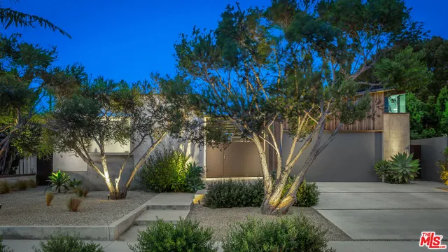 $9,600,000 | 1347 Palms Boulevard, Venice, CA 90291