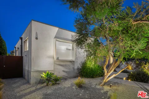 $9,600,000 | 1347 Palms Boulevard, Venice, CA 90291