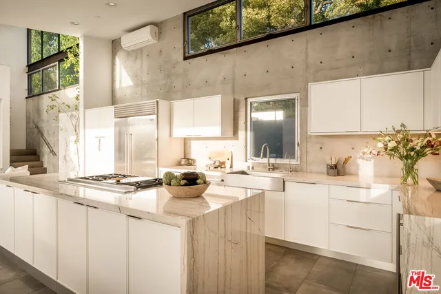 $9,600,000 | 1347 Palms Boulevard, Venice, CA 90291