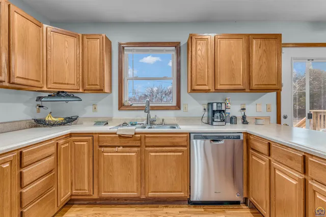 $258,950 | 630 Northwest Shorey Place, Topeka, KS 66608