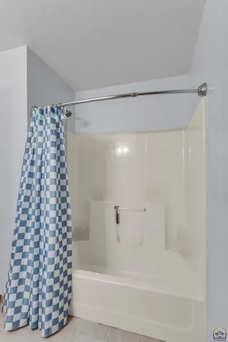 $258,950 | 630 Northwest Shorey Place, Topeka, KS 66608