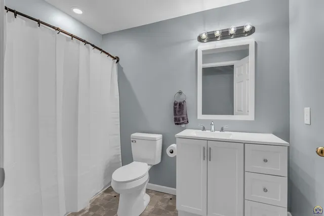 $258,950 | 630 Northwest Shorey Place, Topeka, KS 66608