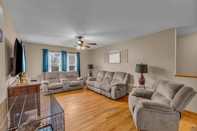 $258,950 | 630 Northwest Shorey Place, Topeka, KS 66608