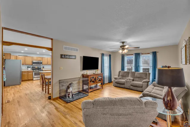 $258,950 | 630 Northwest Shorey Place, Topeka, KS 66608